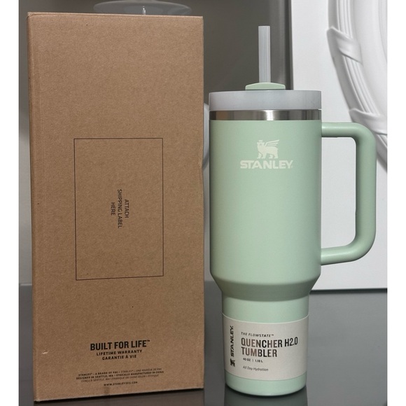 Stanley Quencher H2.0 FlowState Tumbler 40oz, MATCHA CREAM‎ - Picture 2 of 6